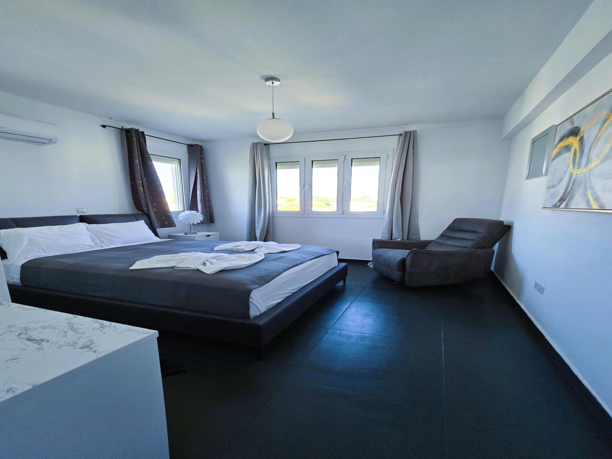 Two Bedroom Deluxe Holiday Apartment Protaras Buitenkant foto